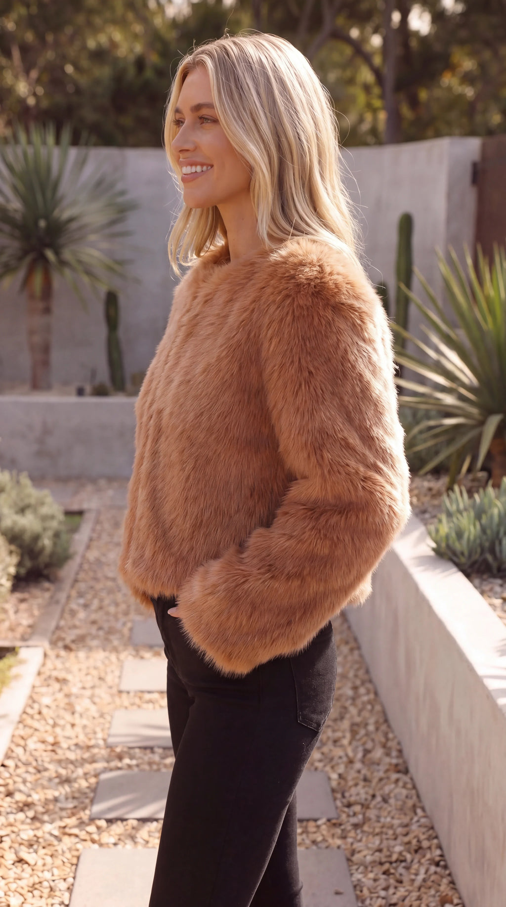 Women's Cropped Faux Fur Jacket 2